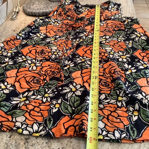 J.P. & Mattie Sleeveless Shirt Floral Size Medium - Picture 5 of 7